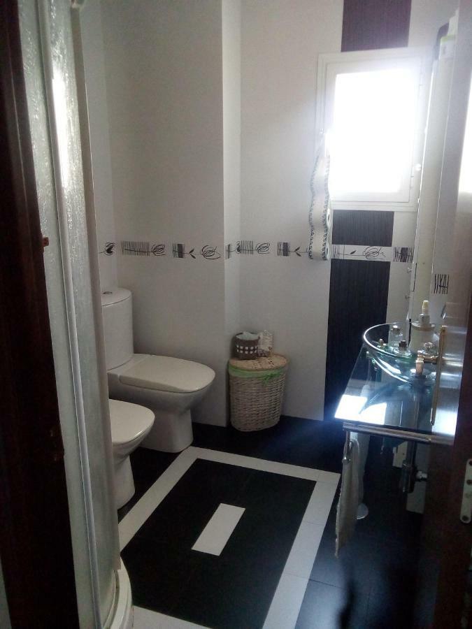 Habitaciones Individuales En Apartamento Compartido セビリア エクステリア 写真